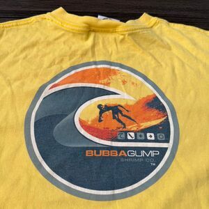 Vintage 2001 Surf Yellow Bubba Gump Shrimp Co. Chicago tee Size Medium